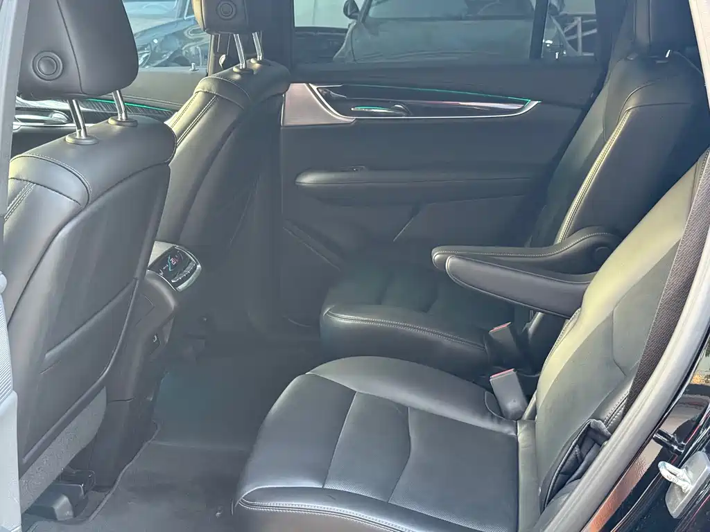 Cadillac XT6 — миниатюра 5