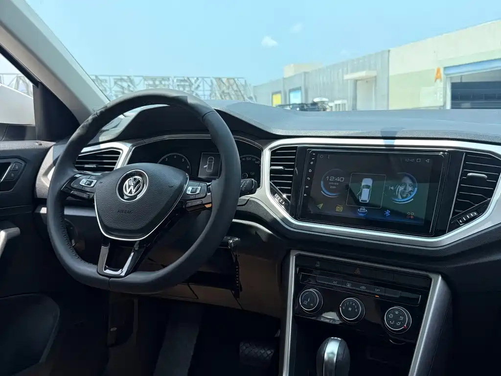 Volkswagen T-Roc — миниатюра 6