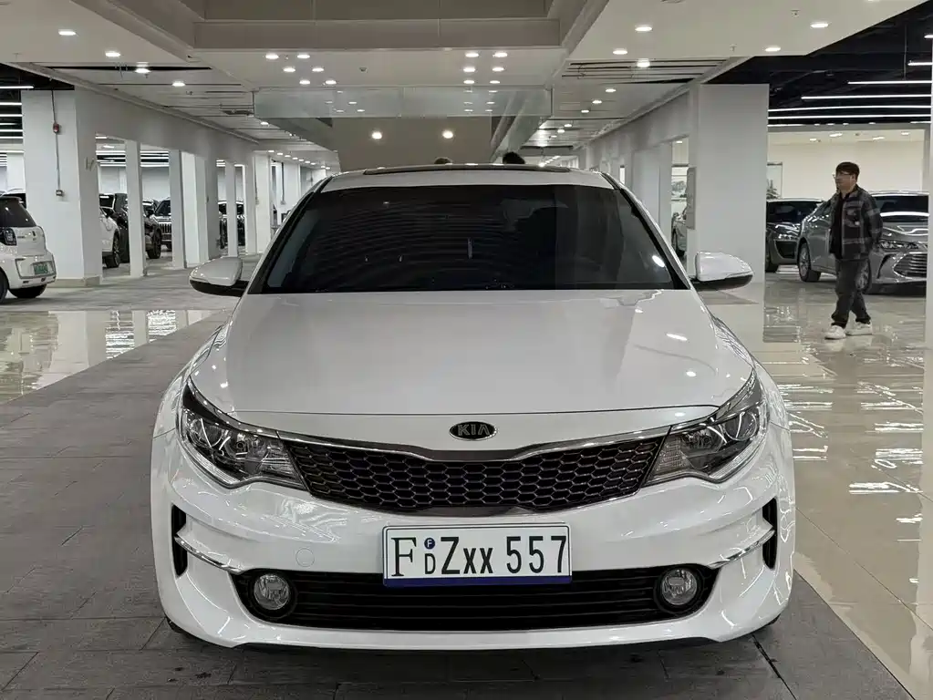 KIA K5