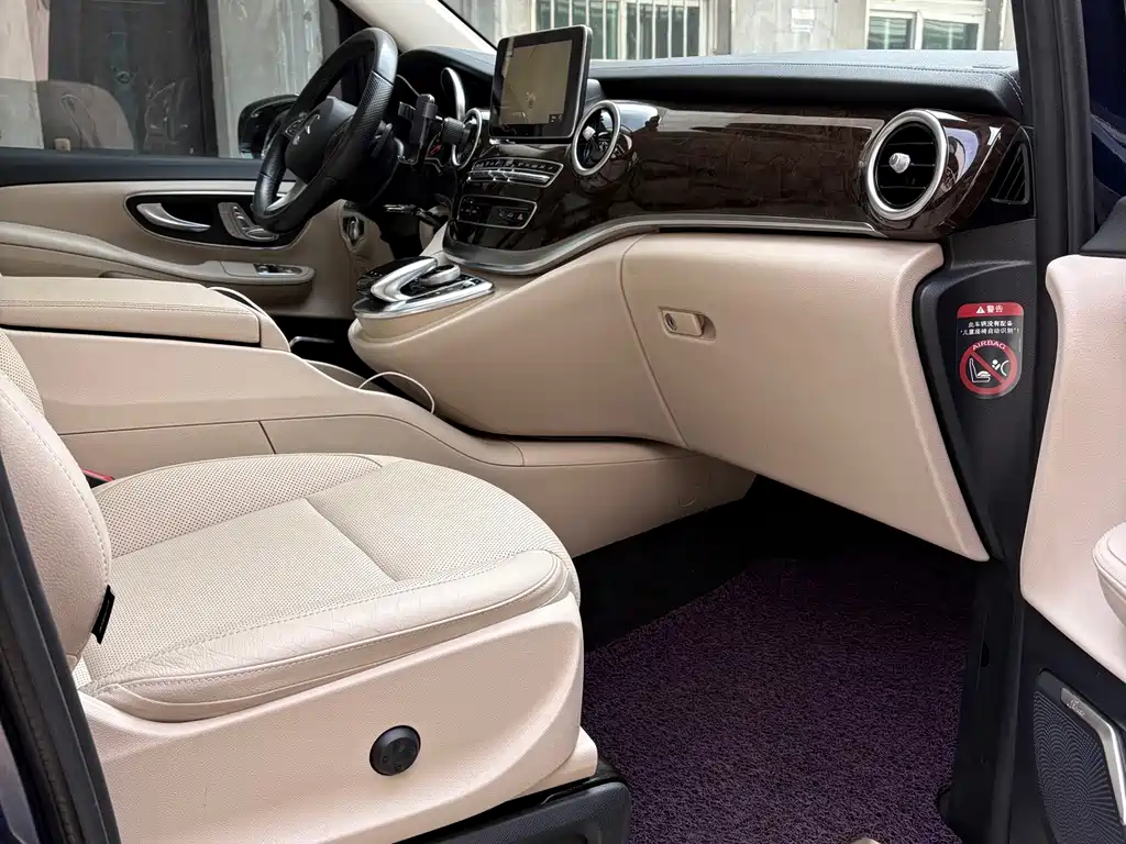 Mercedes-Benz V-Class — миниатюра 12
