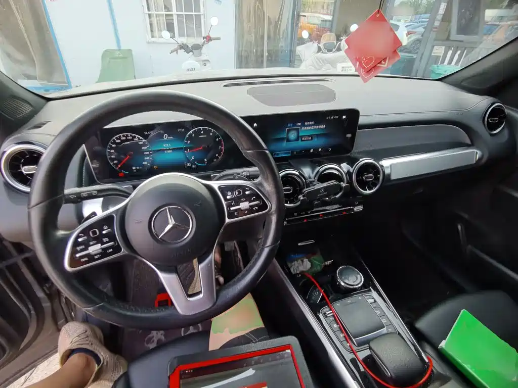 Mercedes-Benz GLB — миниатюра 10