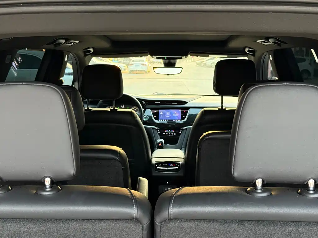Cadillac XT6 — миниатюра 7