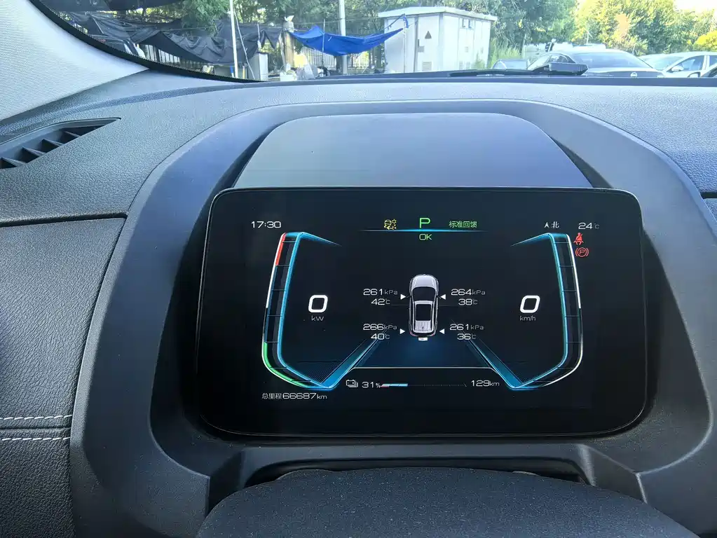 BYD Yuan EV — миниатюра 9