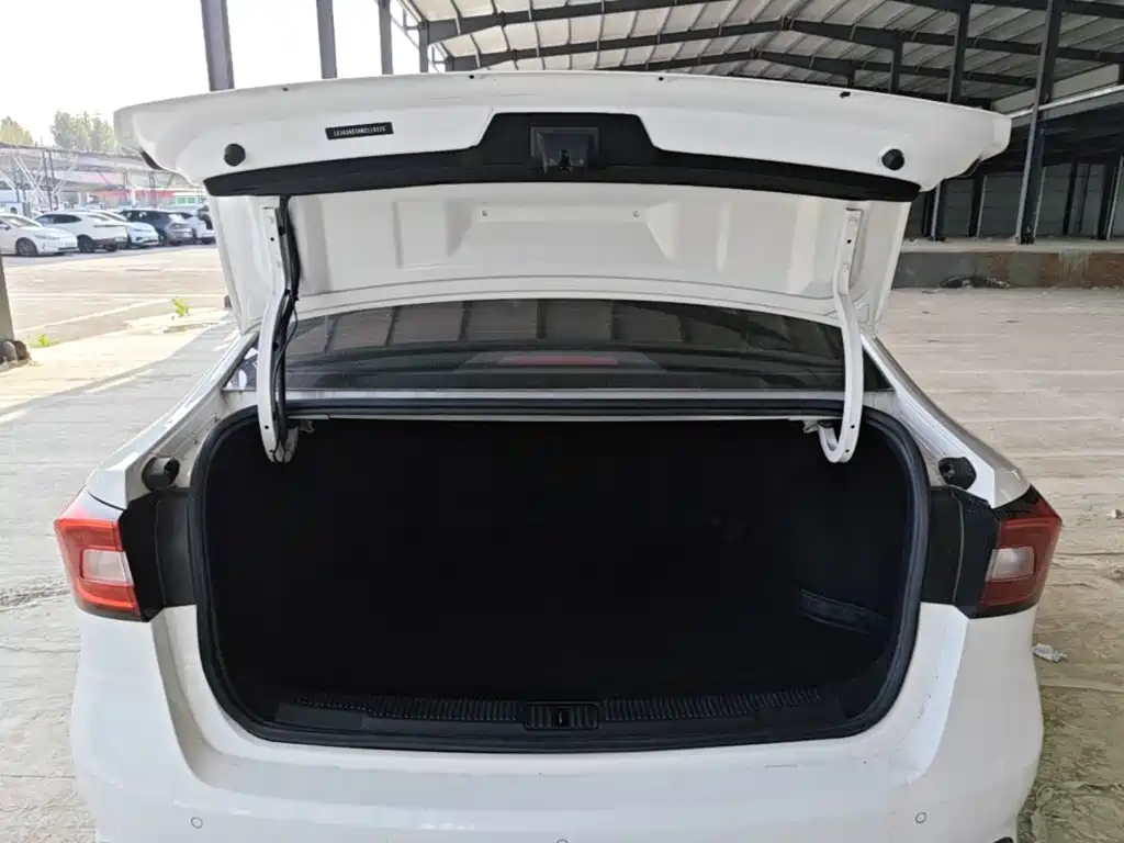 Roewe i5 — миниатюра 19