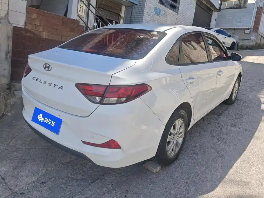 Hyundai Elantra — миниатюра 3