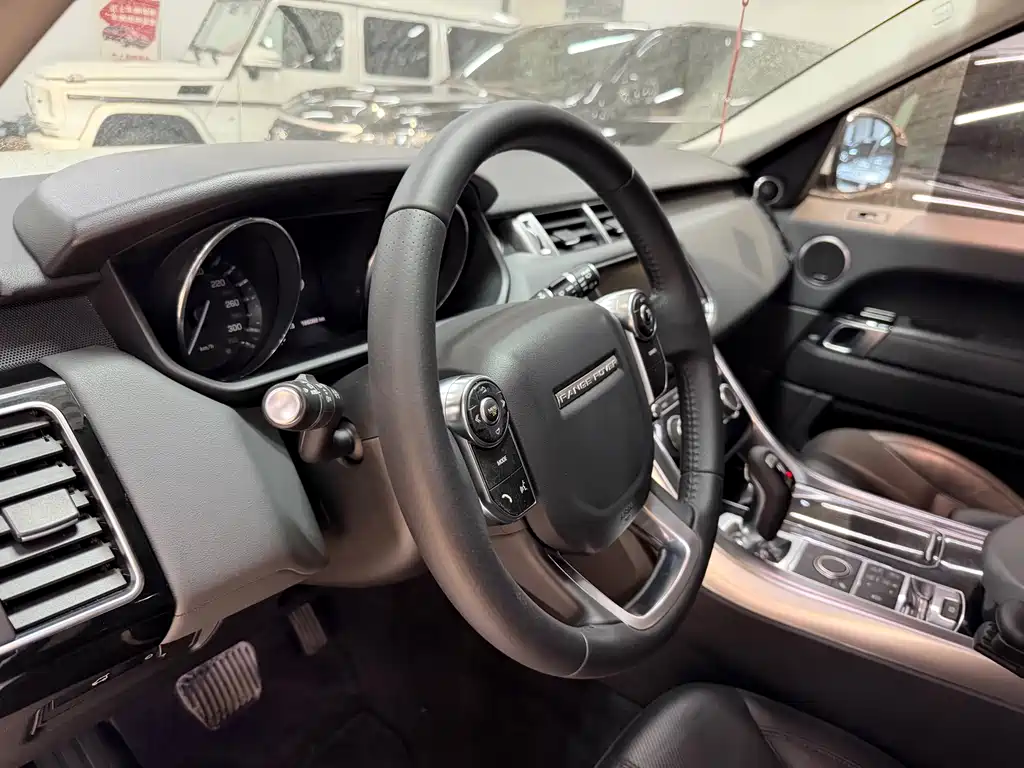 Land Rover Sport — миниатюра 7