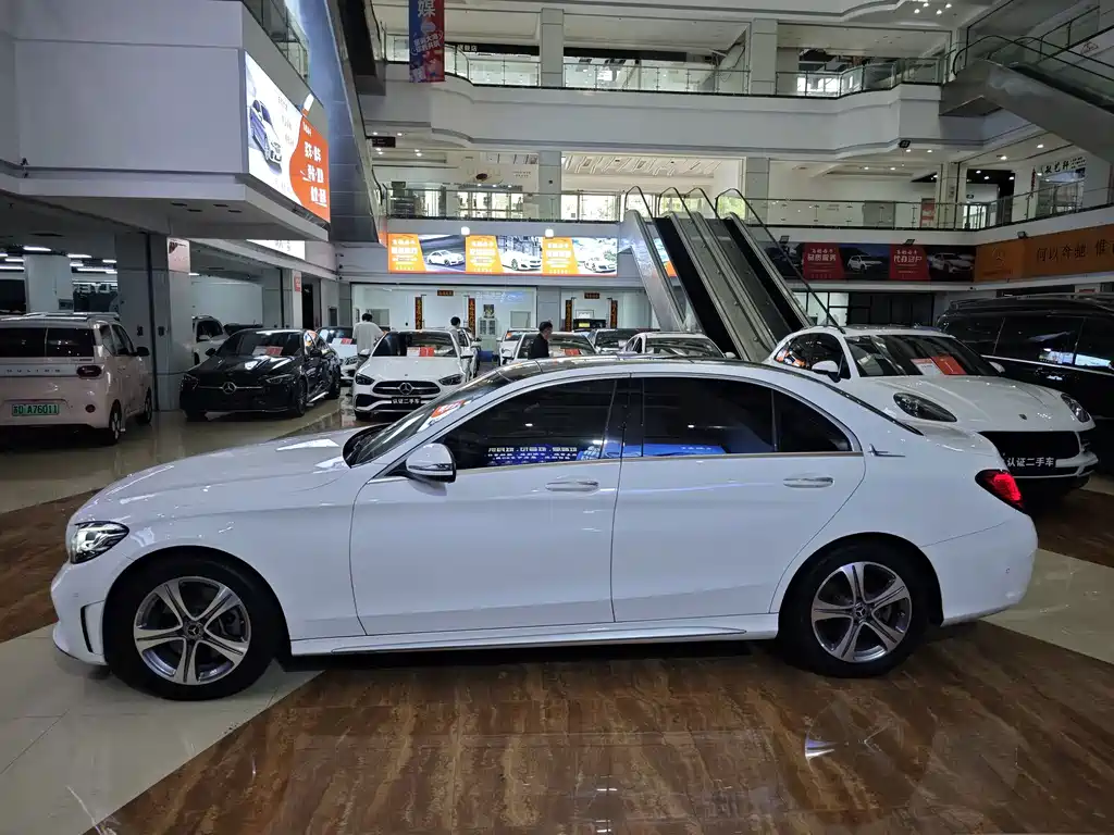 Mercedes-Benz C-Class — миниатюра 4