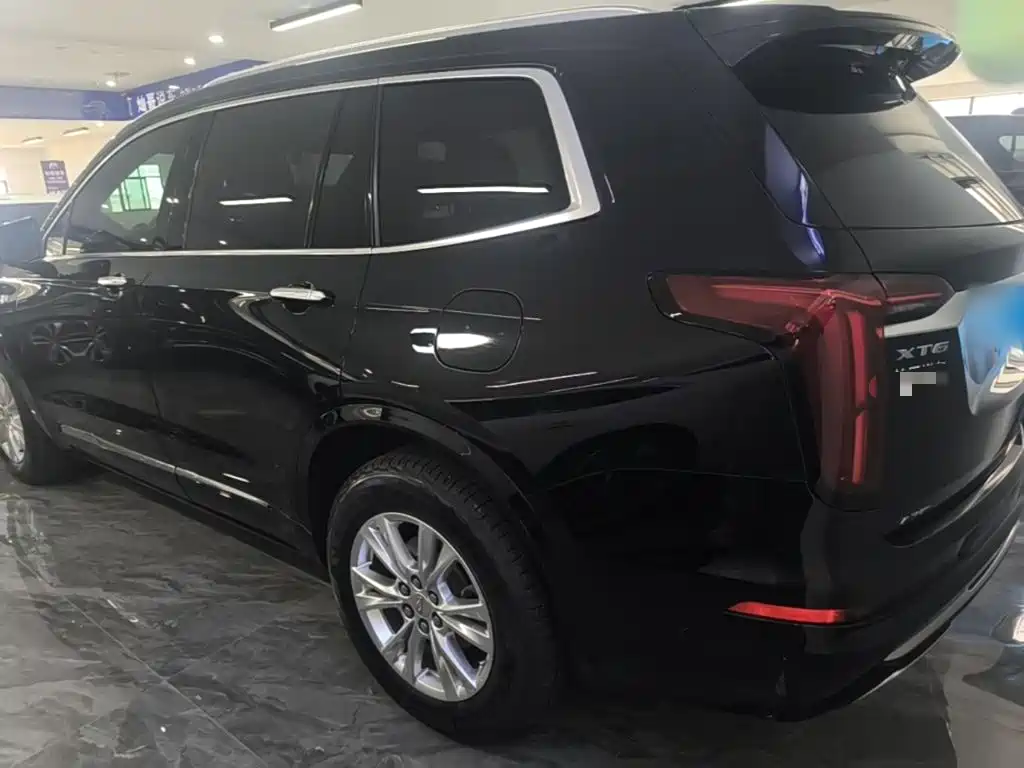 Cadillac XT6 — миниатюра 5