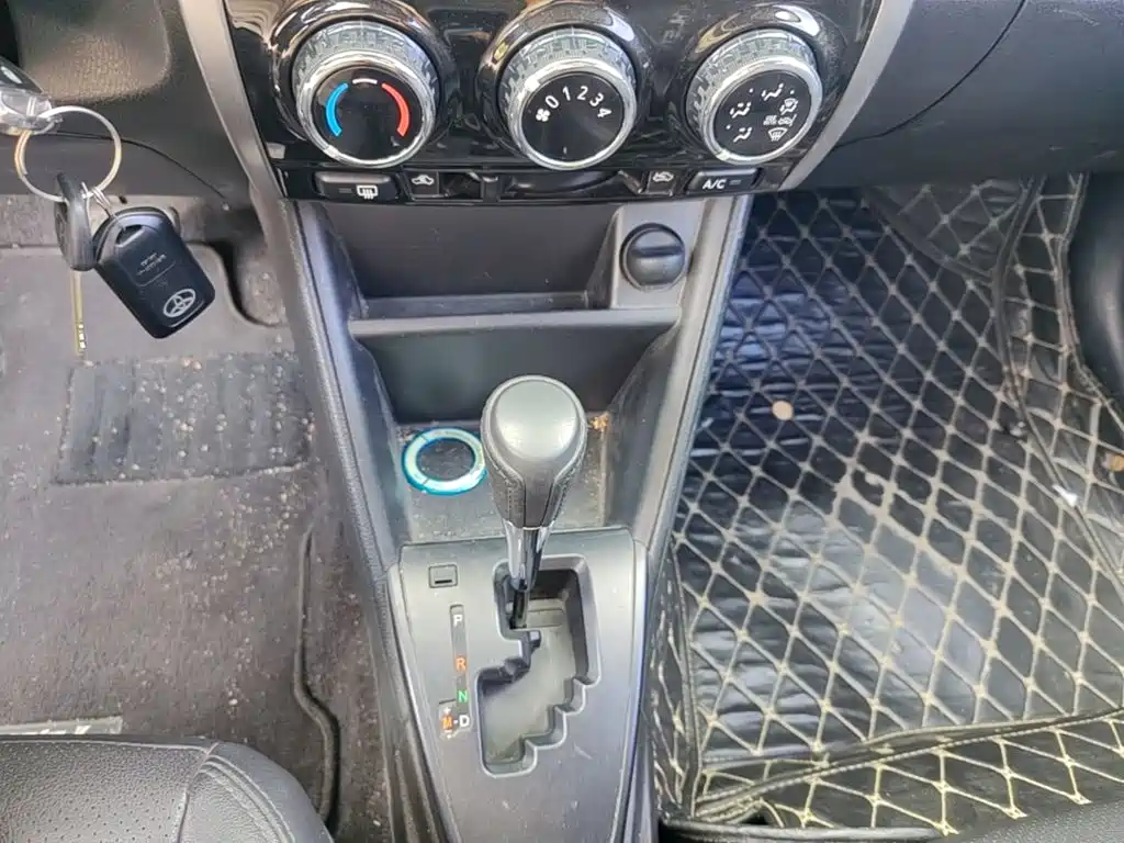 Toyota Yaris L — миниатюра 14