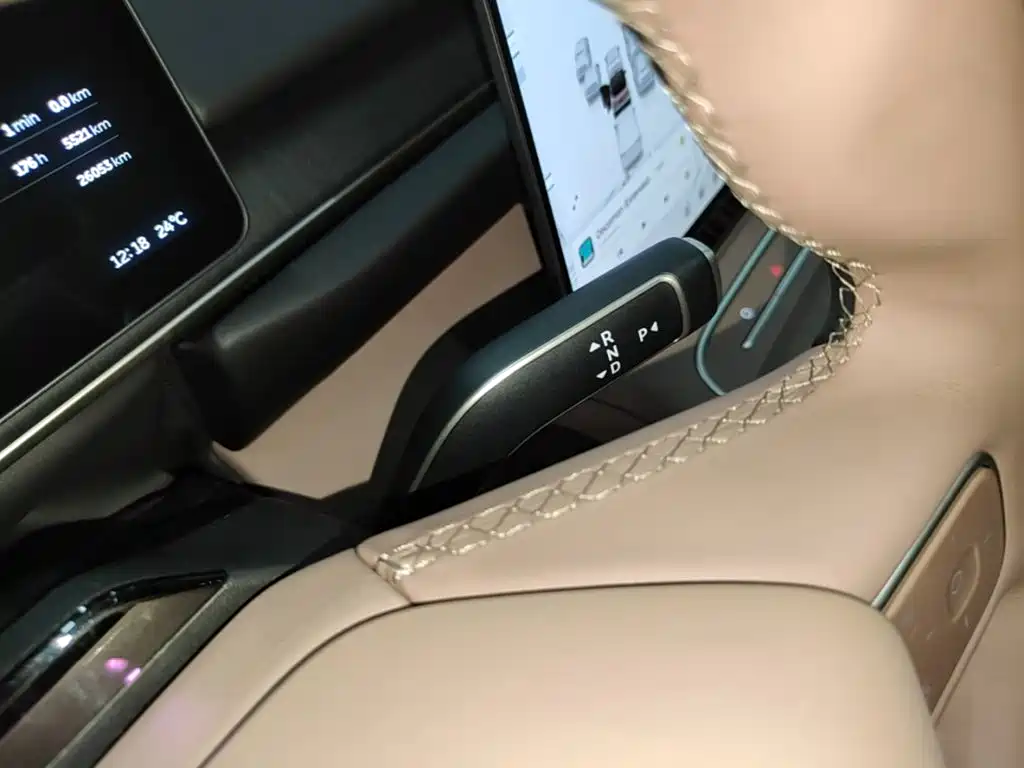 NIO ES6 — миниатюра 14