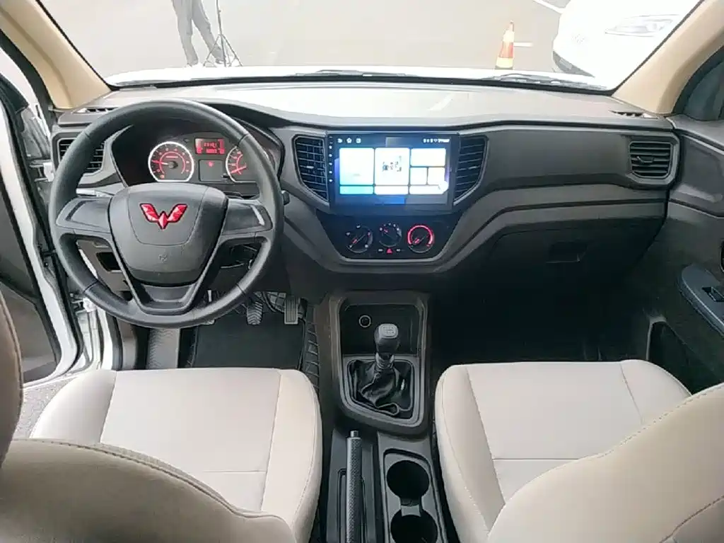Wuling Hongguang V — миниатюра 10