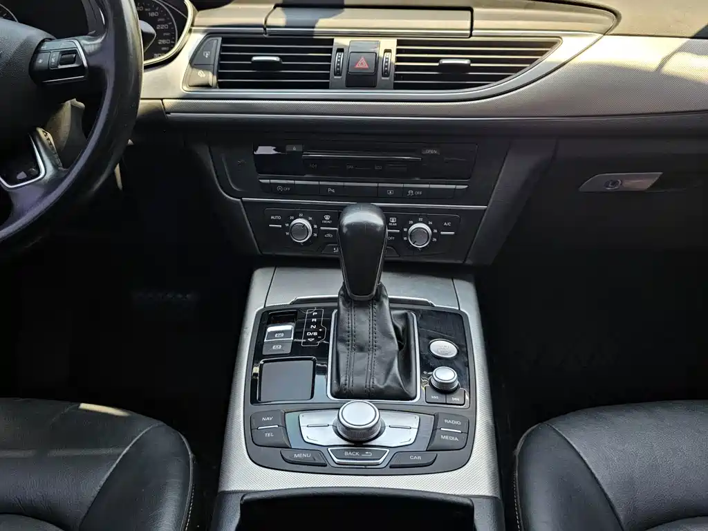 Audi A6L — миниатюра 12