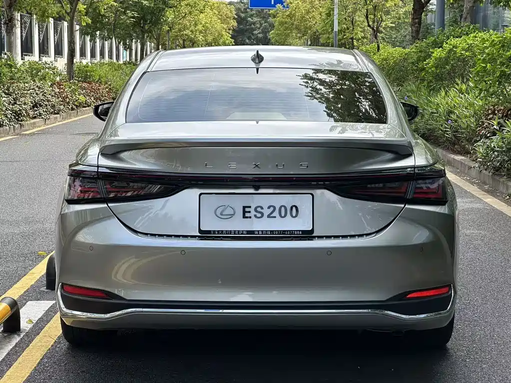 Lexus ES 2025 200 Premium