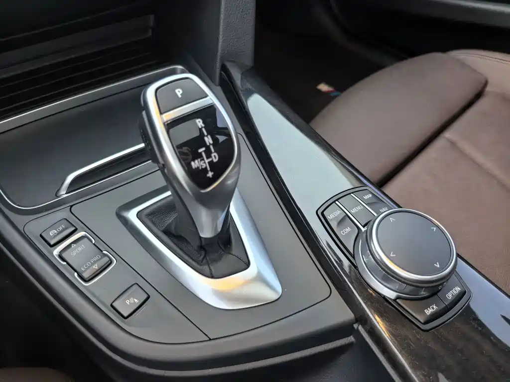 BMW 3 Series — миниатюра 14