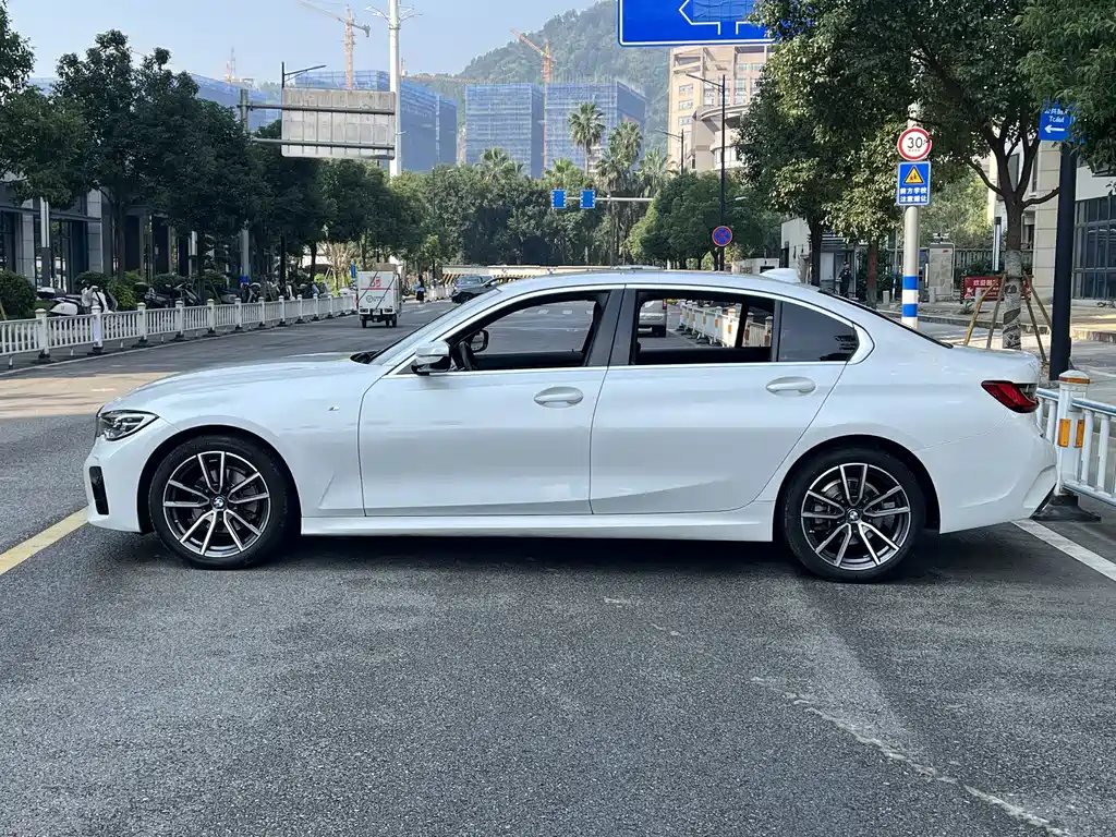 BMW 3 Series — миниатюра 3