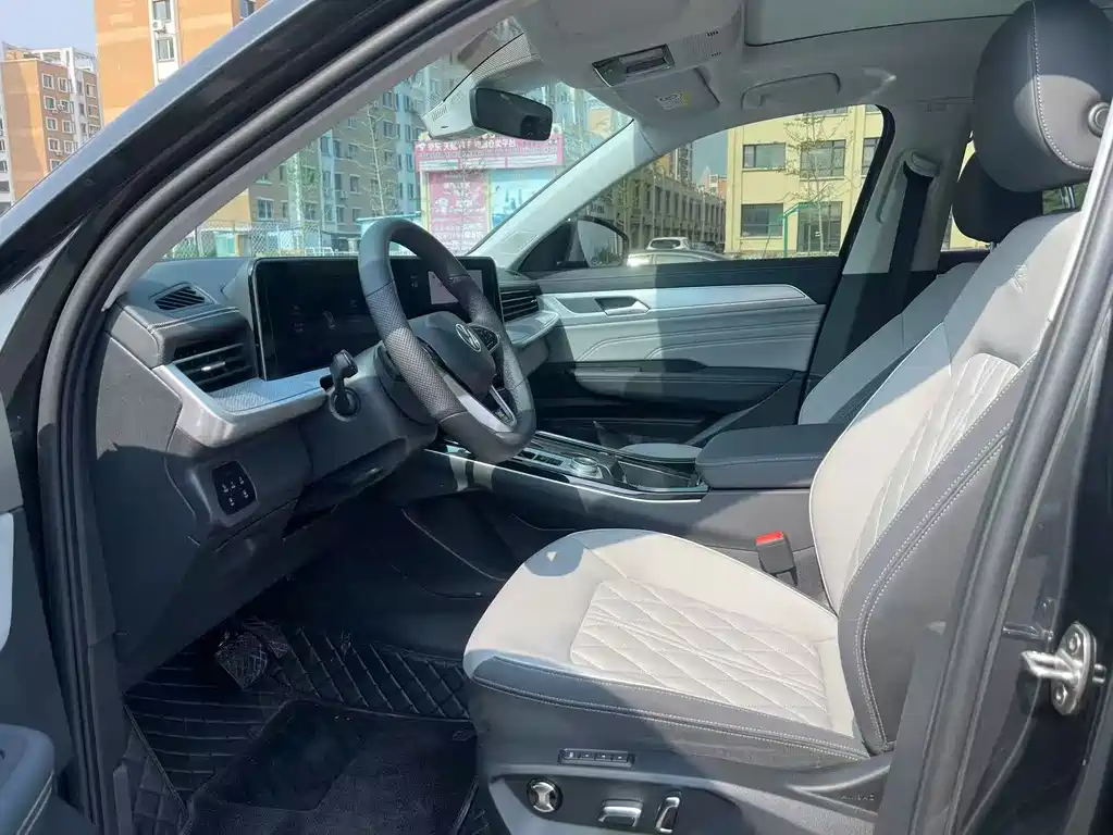 Volkswagen Tavendor 2025 380TSI R-Line