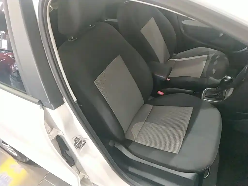 Volkswagen Polo — миниатюра 25