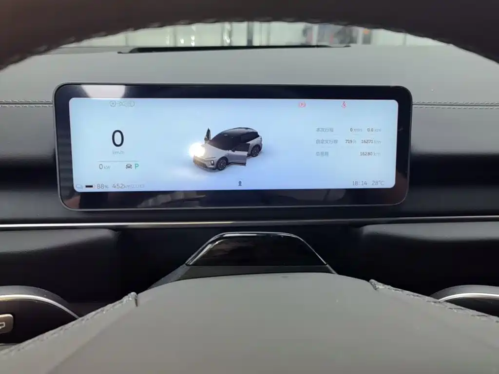 NIO ES6 — миниатюра 12
