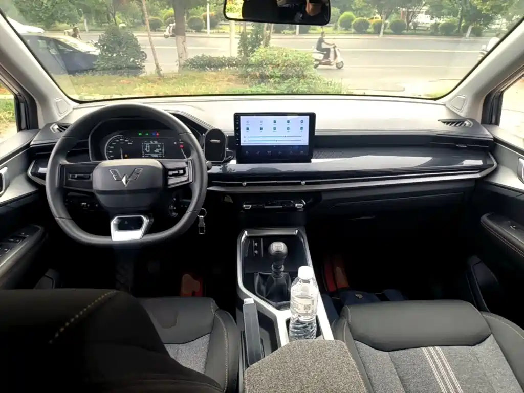 Wuling Jiachen — миниатюра 10