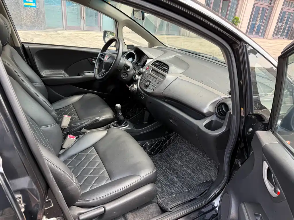 Honda Fit — миниатюра 12