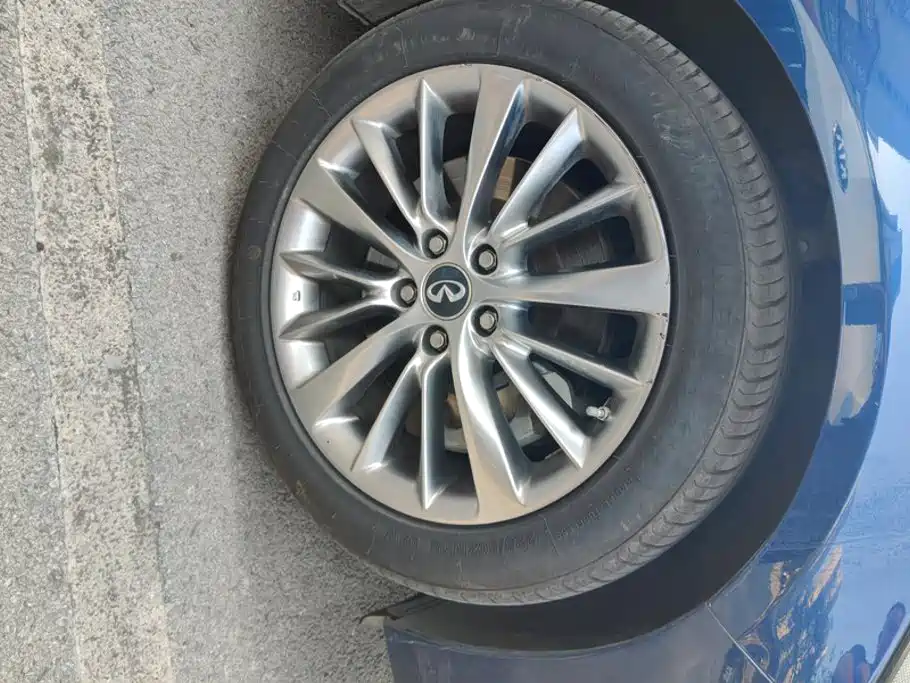 Infiniti Q50L — миниатюра 6