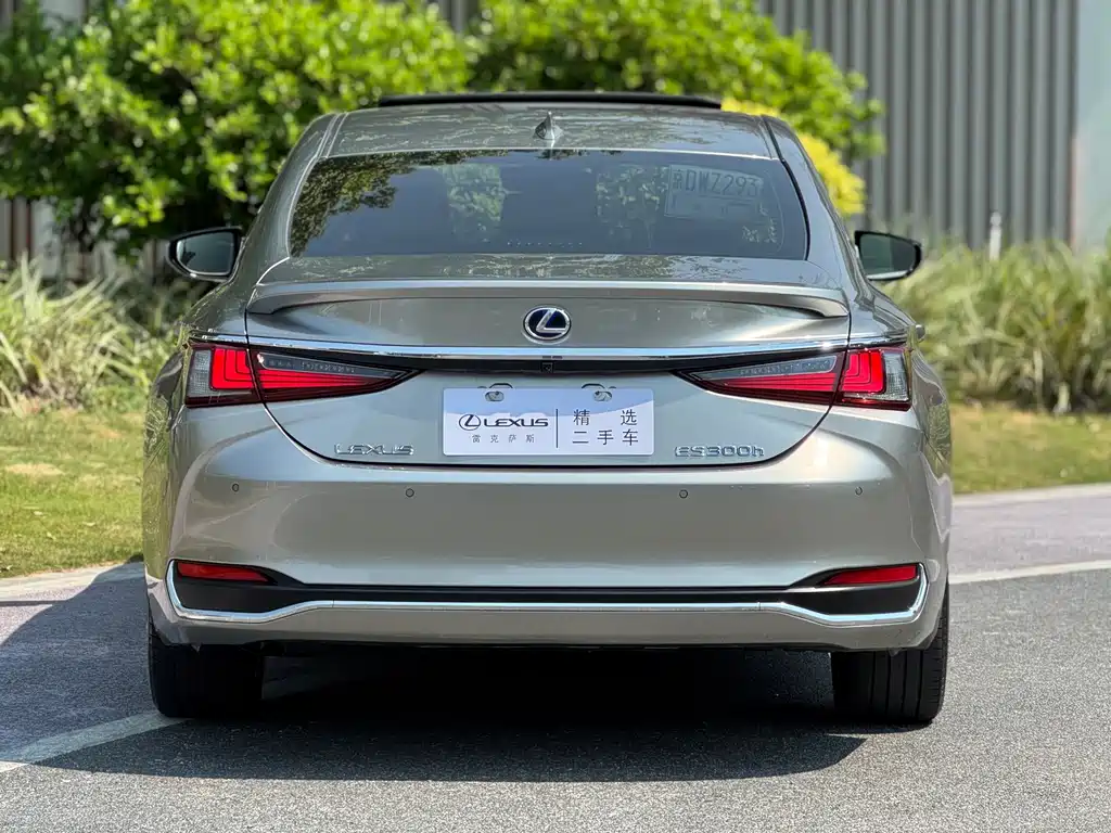 Lexus ES — миниатюра 15