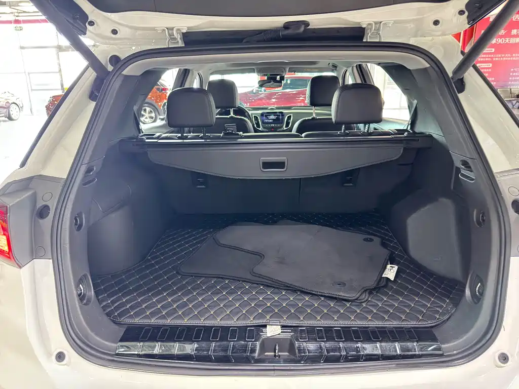 Chevrolet Equinox — миниатюра 19