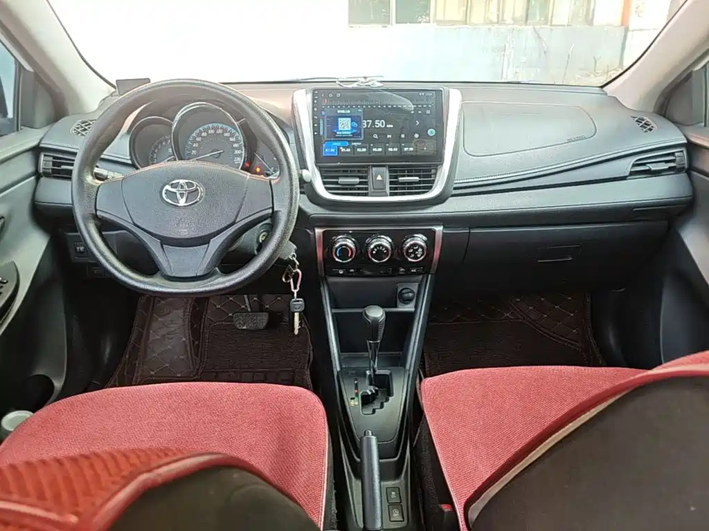 Toyota Yaris L — миниатюра 10