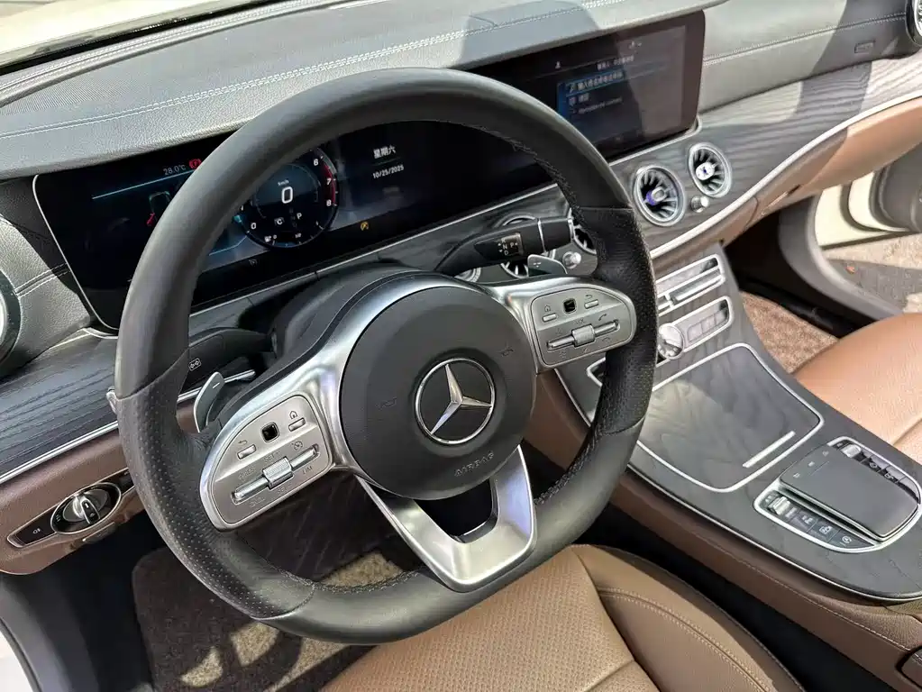 MERCEDES-BENZ E CLASS