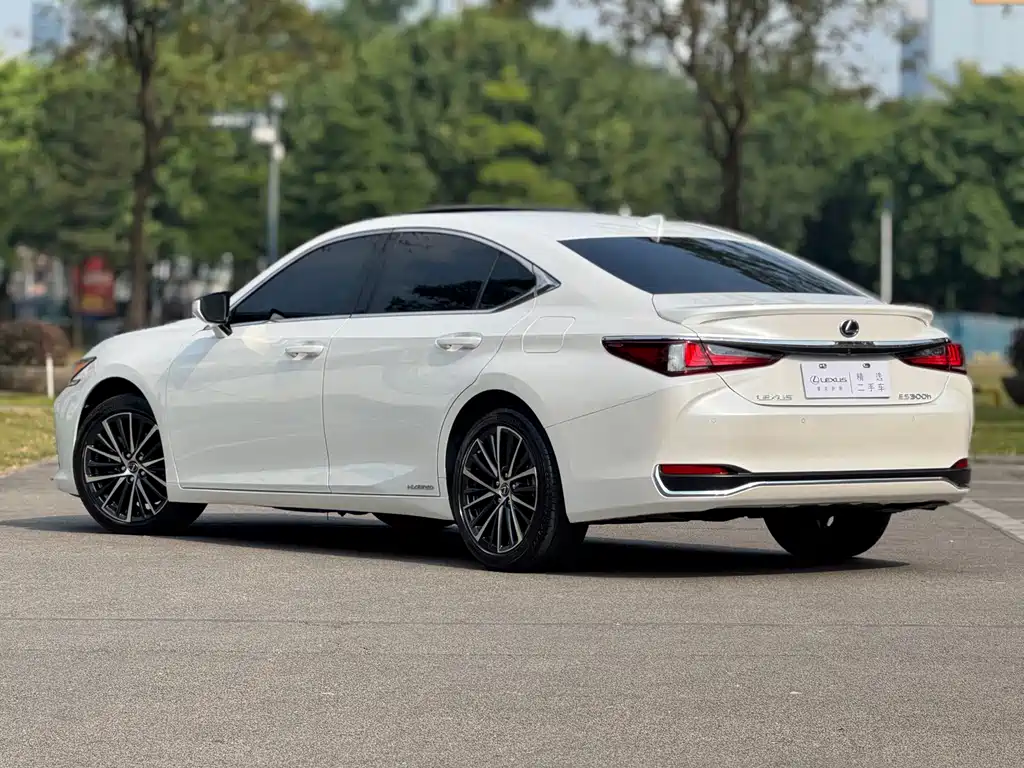 Lexus ES — миниатюра 4