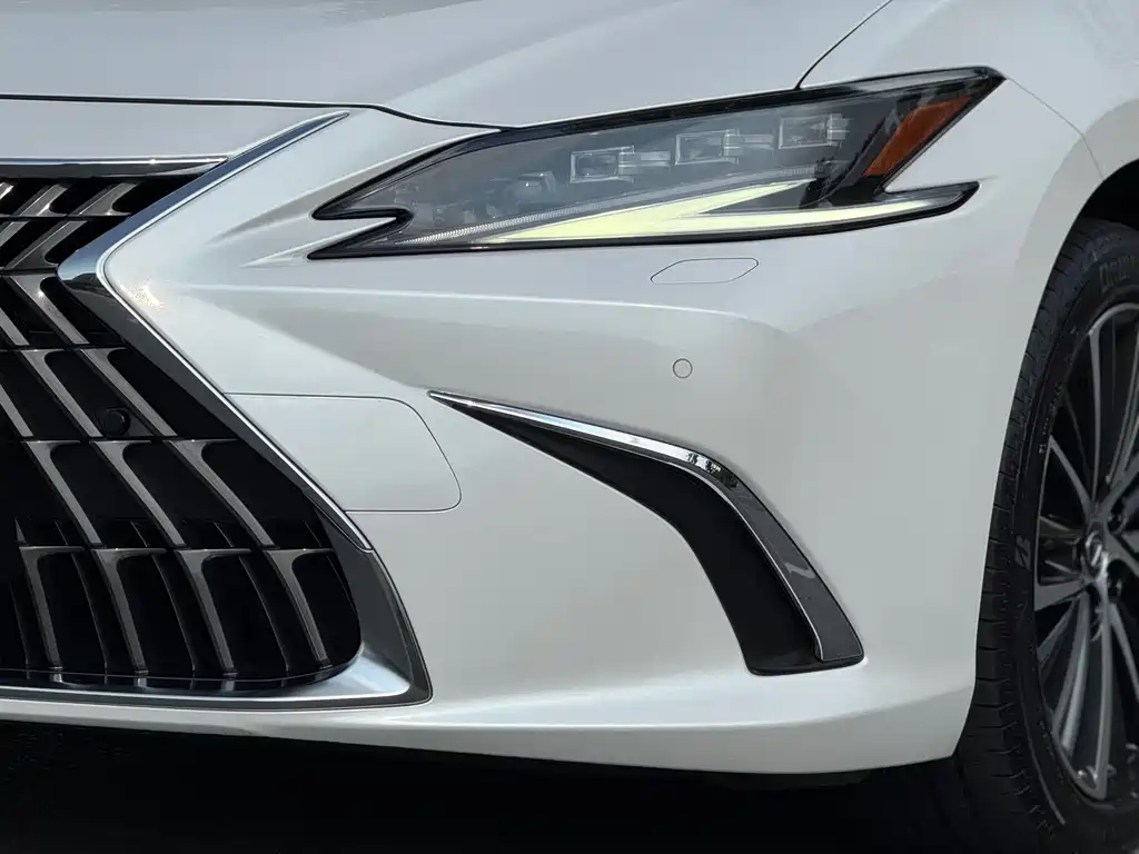 Lexus ES — миниатюра 15