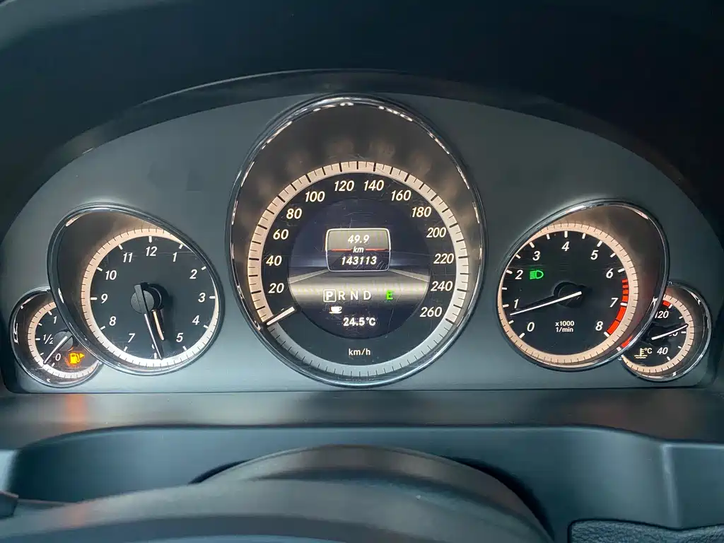 Mercedes-Benz E-Class (Import) — миниатюра 7
