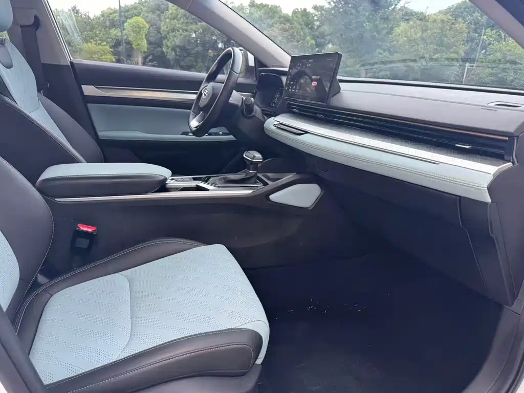 Geely Emgrand L — миниатюра 12
