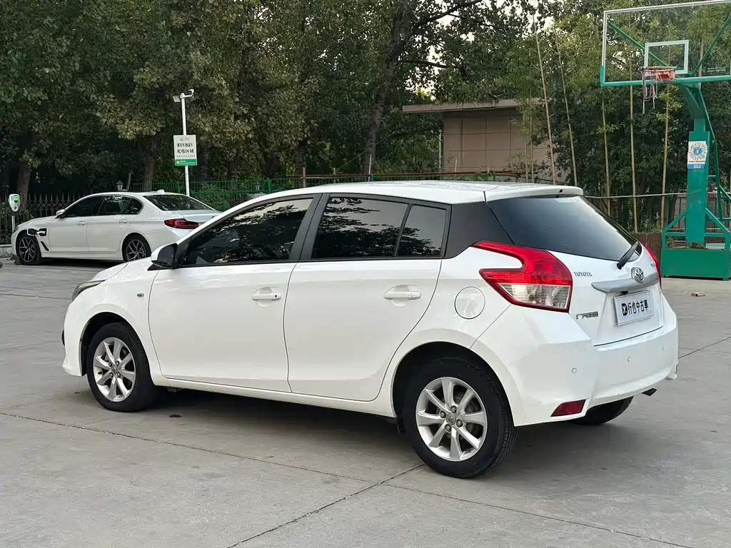 Toyota Yaris L — миниатюра 4