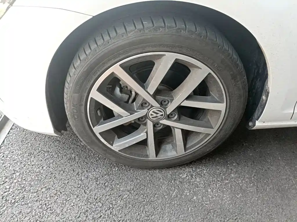 Volkswagen Golf — миниатюра 23