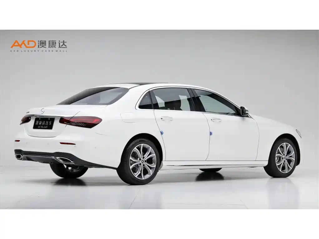 Mercedes-Benz E-Class — миниатюра 3