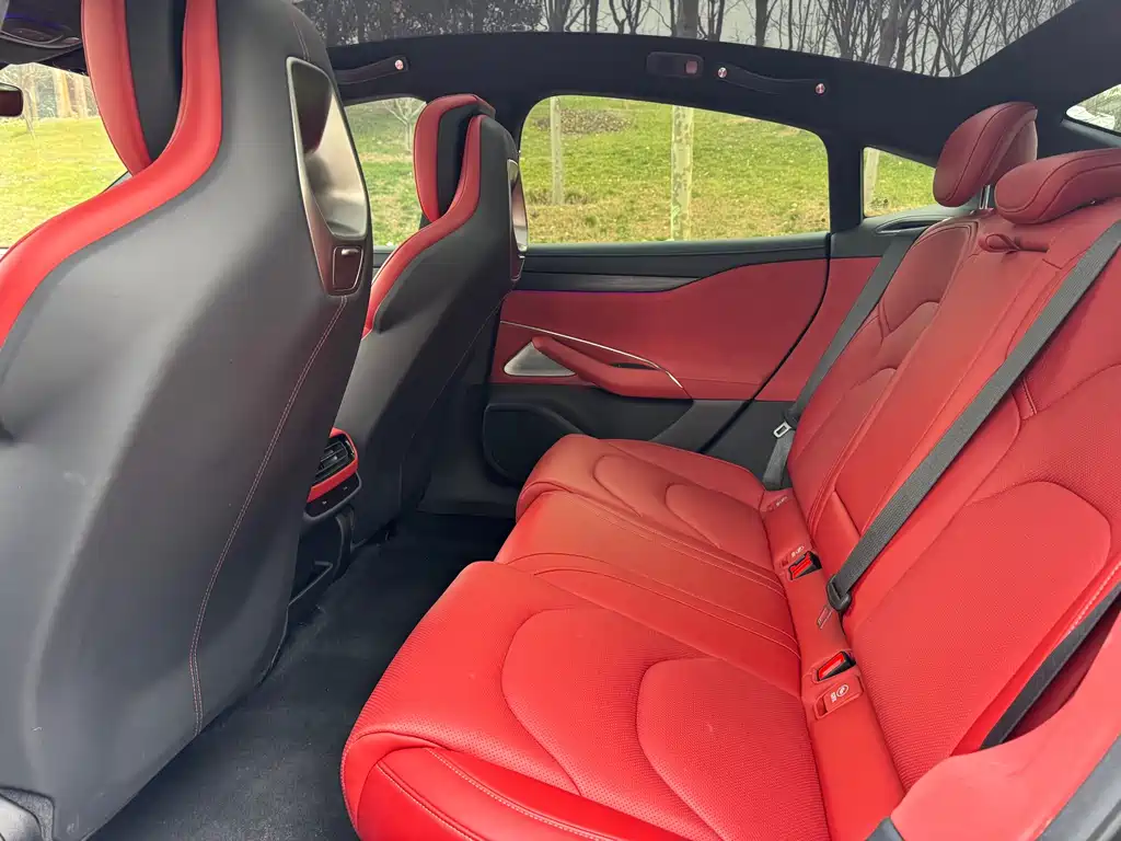 XIAOMI CAR XIAOMI SU7