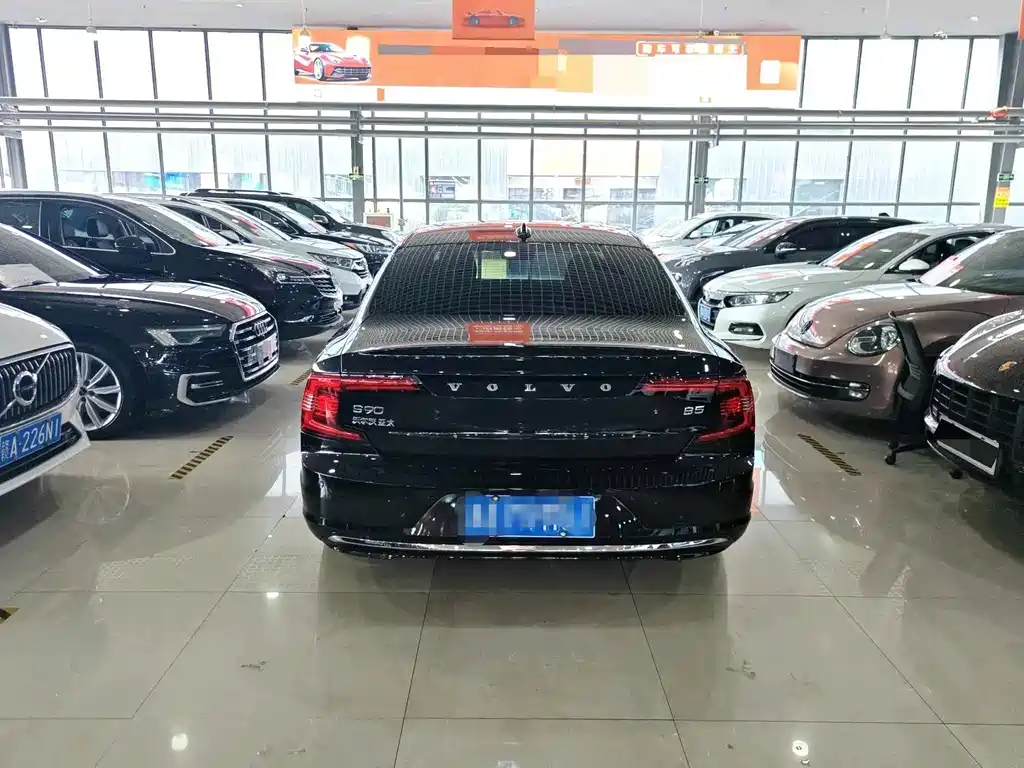 Volvo S90 — миниатюра 5