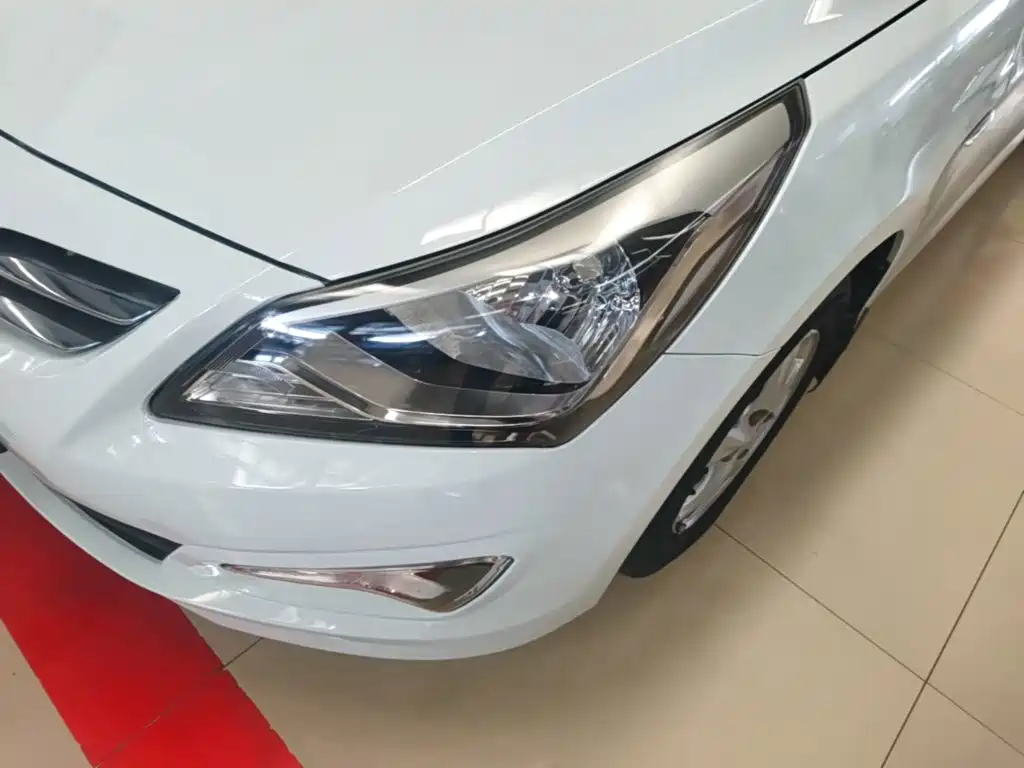 Hyundai Verna — миниатюра 24