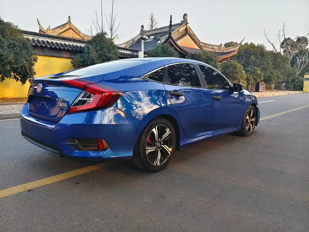 Honda Civic — миниатюра 7