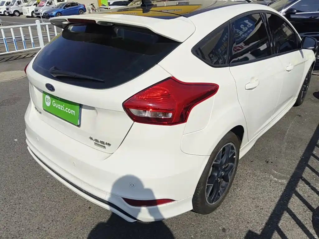 Ford Focus — миниатюра 7