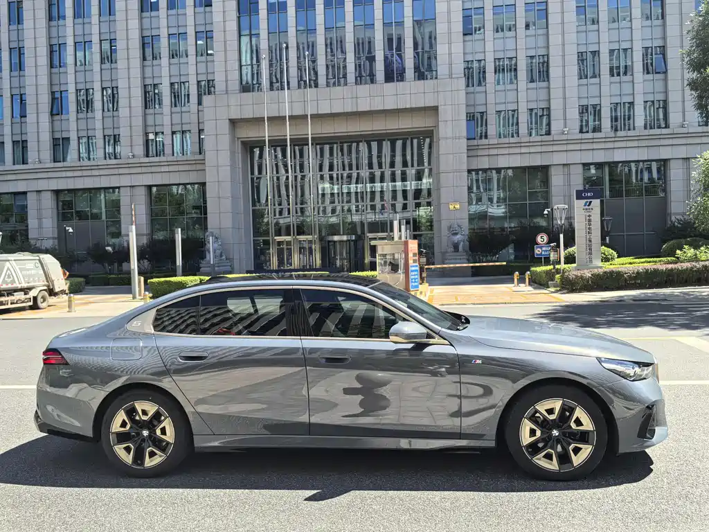 BMW 5 Series 5 2024 525Li M Sport