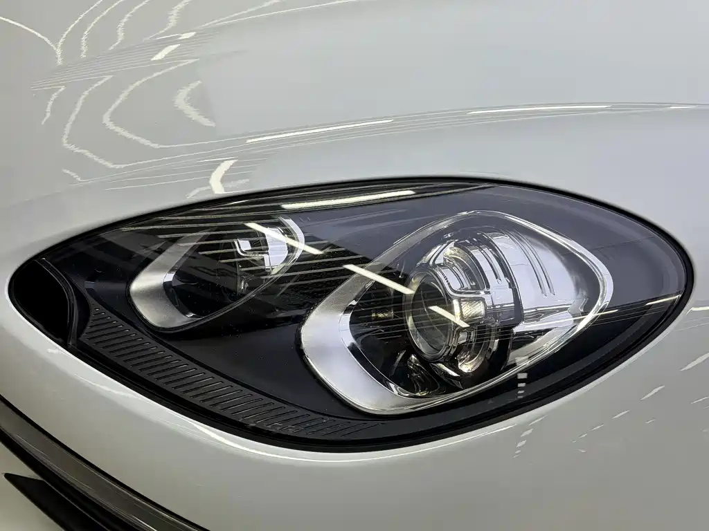 Porsche Macan — миниатюра 14