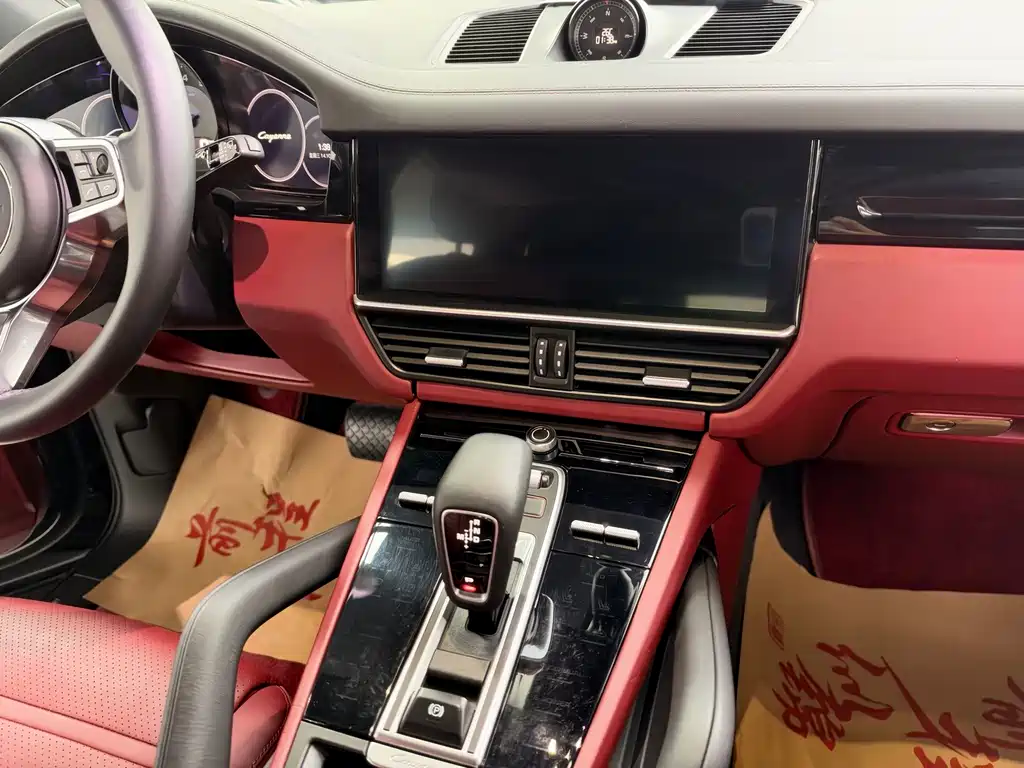 Porsche Cayenne — миниатюра 8