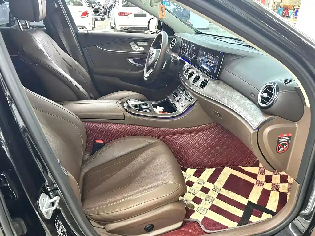 Mercedes-Benz E-Class — миниатюра 6