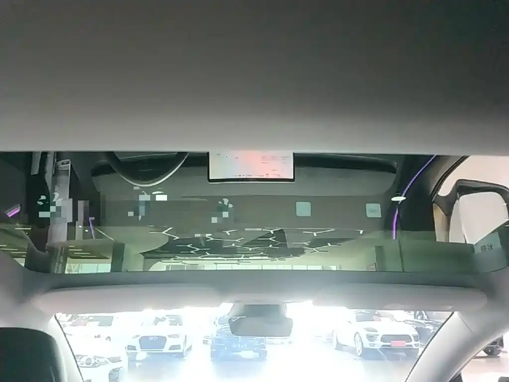 Tesla Model 3 — миниатюра 18