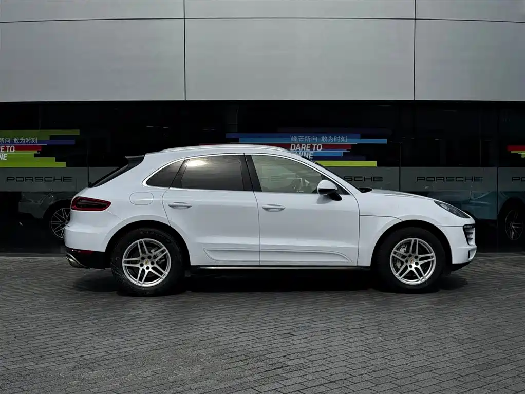Porsche Macan — миниатюра 7