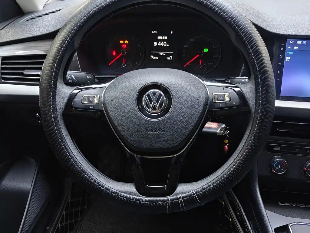 Volkswagen Lavida — миниатюра 9