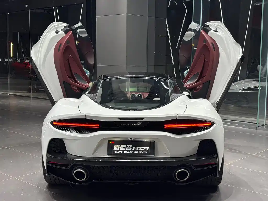 McLaren GT — миниатюра 10