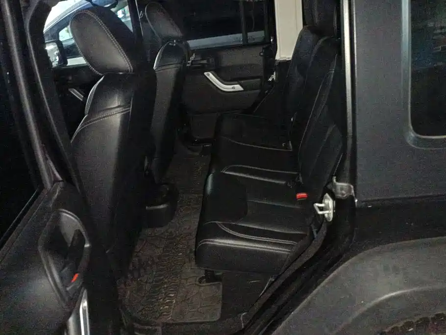 Jeep Wrangler — миниатюра 11